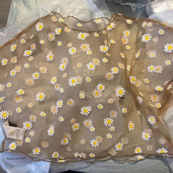 NWT! Daisy print crop mesh top - Picture 3 of 5